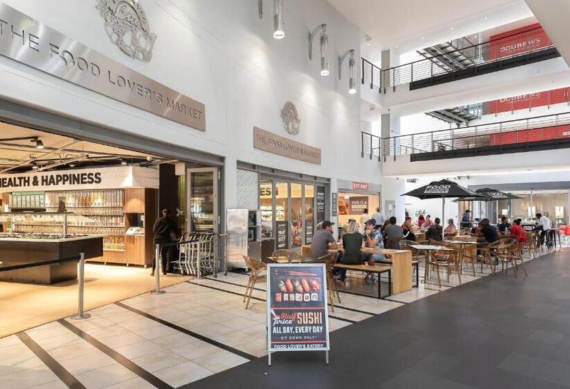 هتل Icon Luxury Apartments