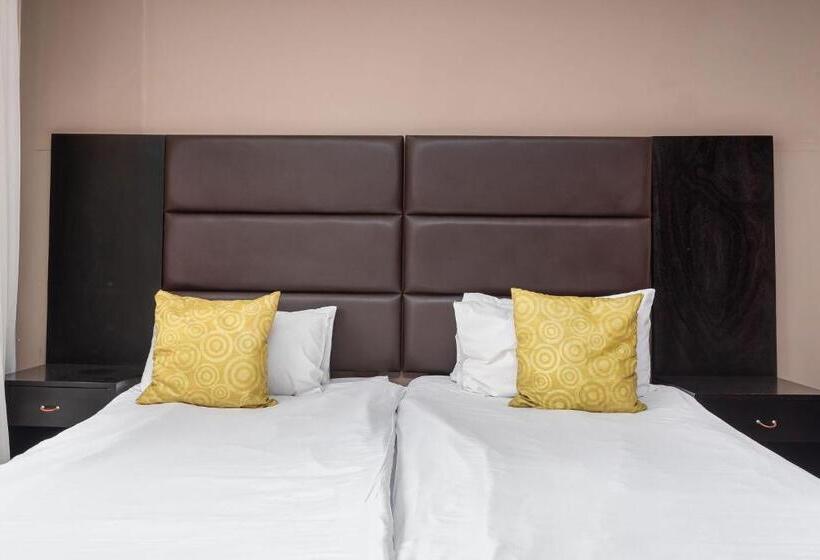 هتل Icon Luxury Apartments