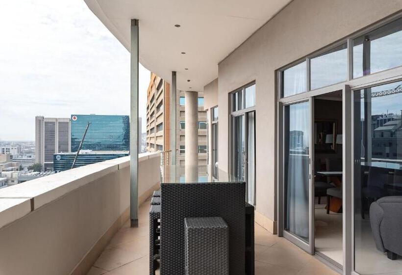 هتل Icon Luxury Apartments