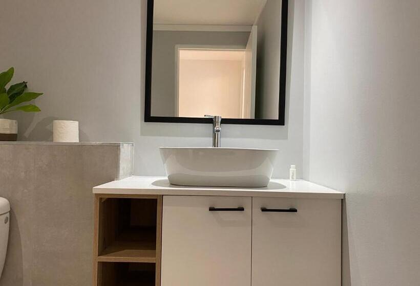 هتل Icon Luxury Apartments