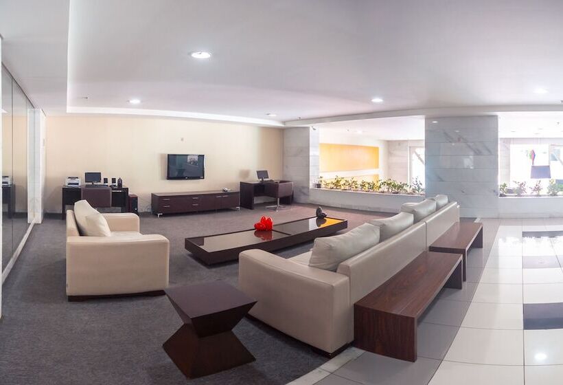 Отель Iguatemi Business & Flat By Avectur