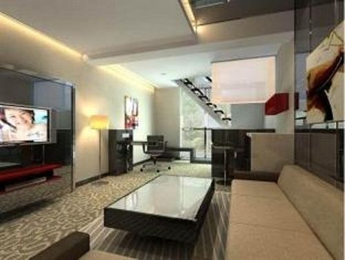 호텔 J. Real Residence Suites