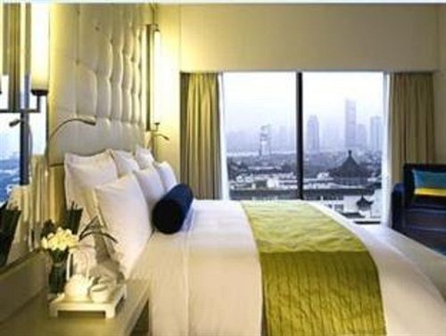 호텔 J. Real Residence Suites