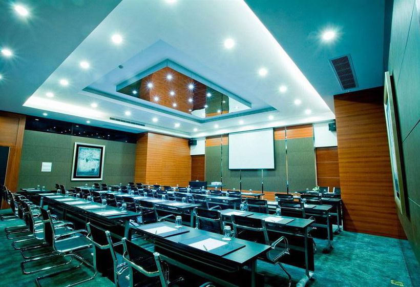 호텔 J. Real Residence Suites