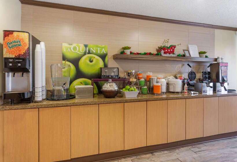 Отель La Quinta By Wyndham Chicago Tinley Park