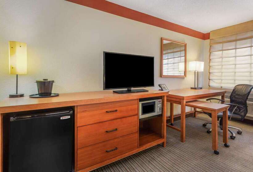 Отель La Quinta By Wyndham Chicago Tinley Park