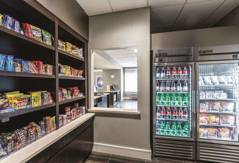 هتل La Quinta Inn & Suites By Wyndham San Antonio Downtown