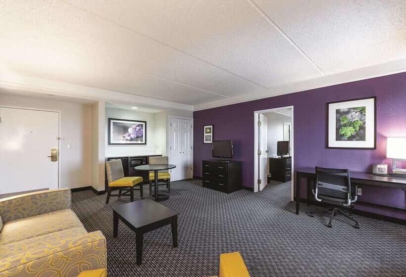 ホテル La Quinta Inn & Suites By Wyndham San Antonio Downtown