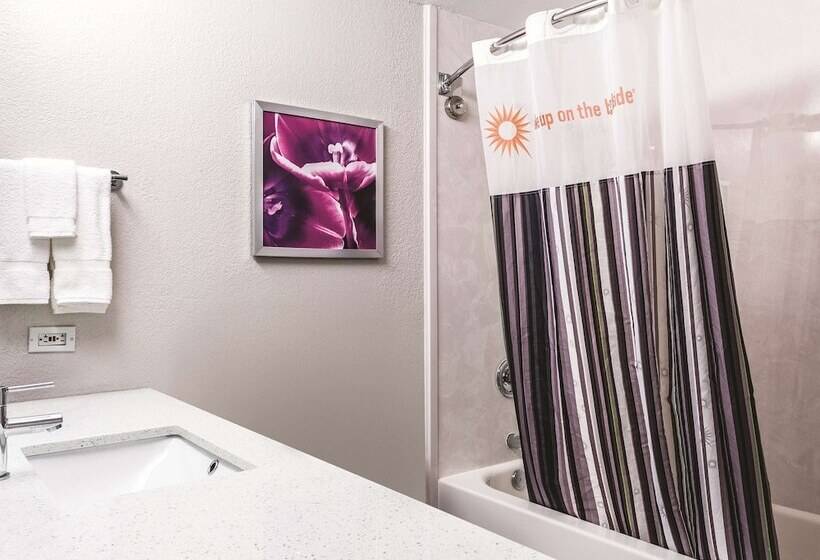 هتل La Quinta Inn & Suites By Wyndham San Antonio Downtown
