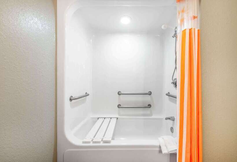 فندق La Quinta Inn & Suites By Wyndham St. Petersburg Northeast