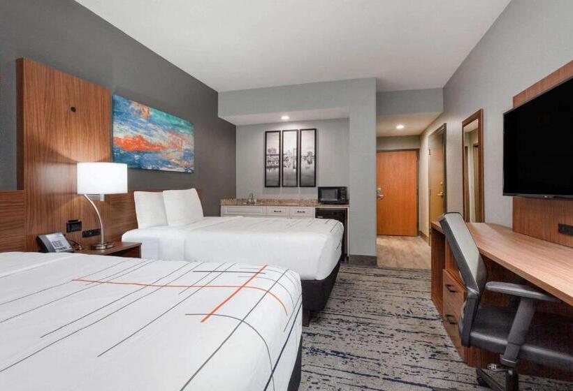 فندق La Quinta Inn & Suites By Wyndham St. Petersburg Northeast