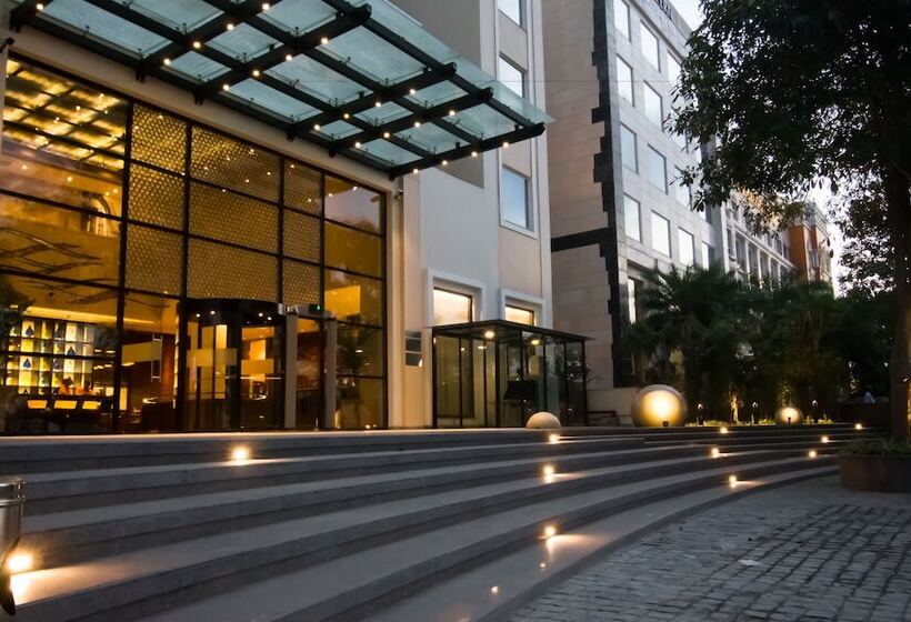 فندق Lemon Tree Premier City Center