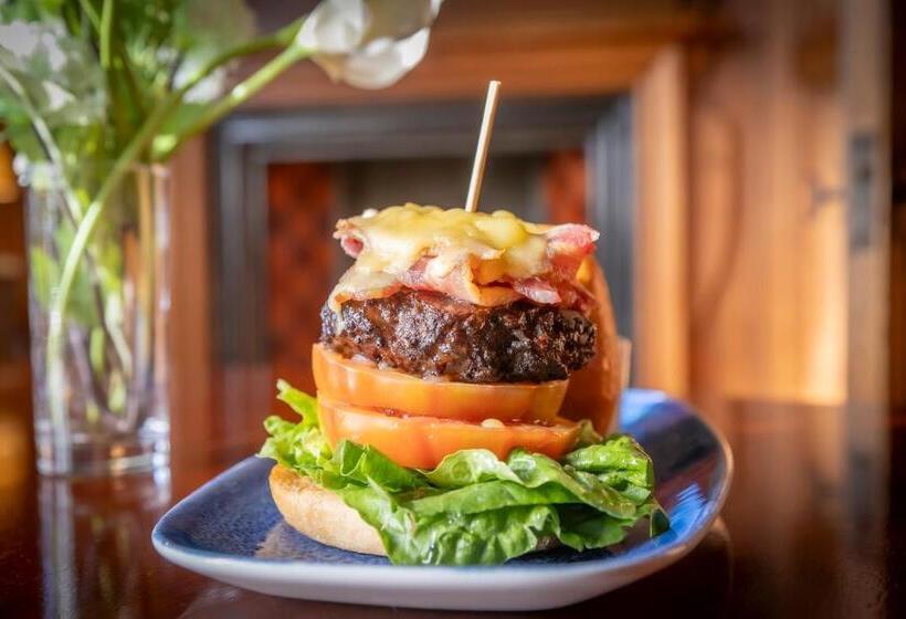 Отель Lough Rynn Castle