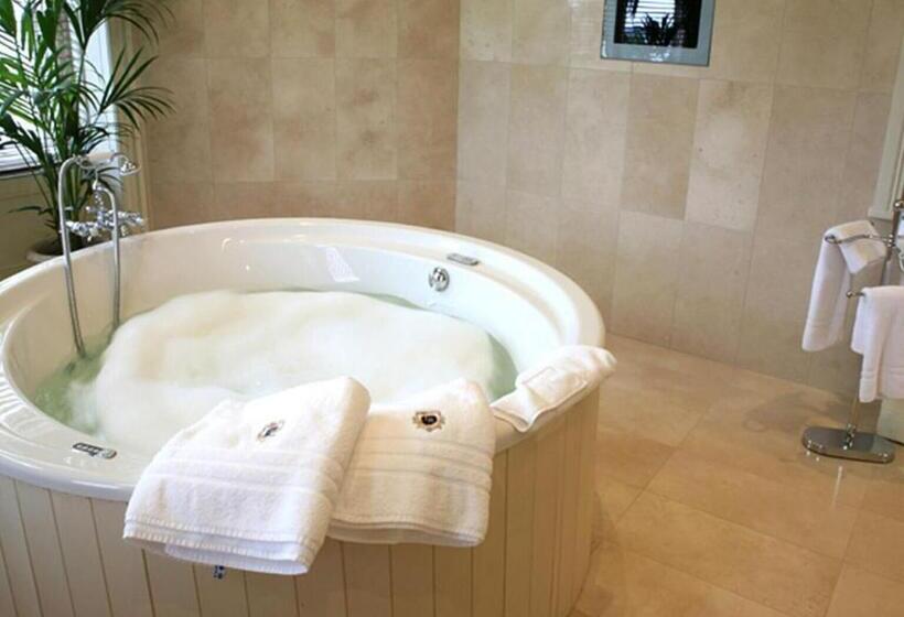 Отель Lough Rynn Castle