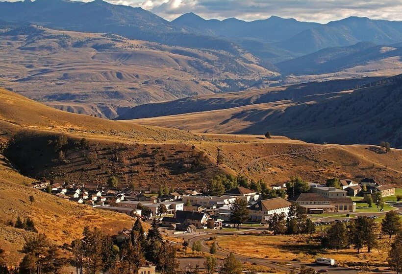 فندق Mammoth Hot Springs & Cabins   Inside The Park