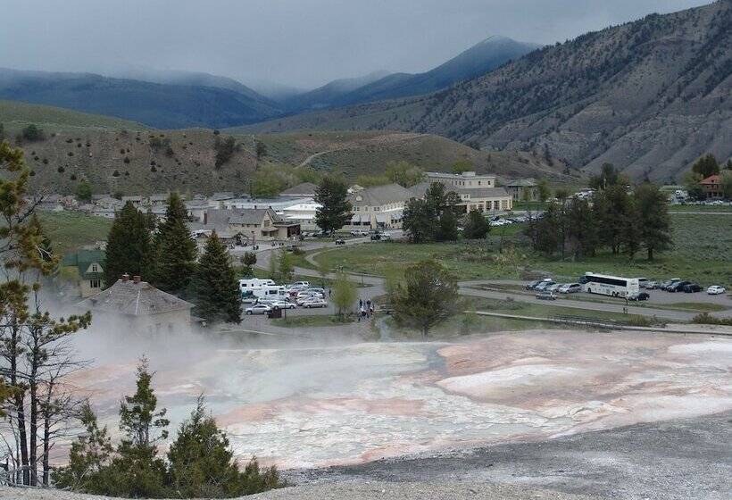فندق Mammoth Hot Springs & Cabins   Inside The Park