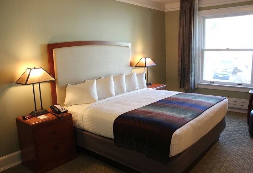 فندق Mammoth Hot Springs & Cabins   Inside The Park