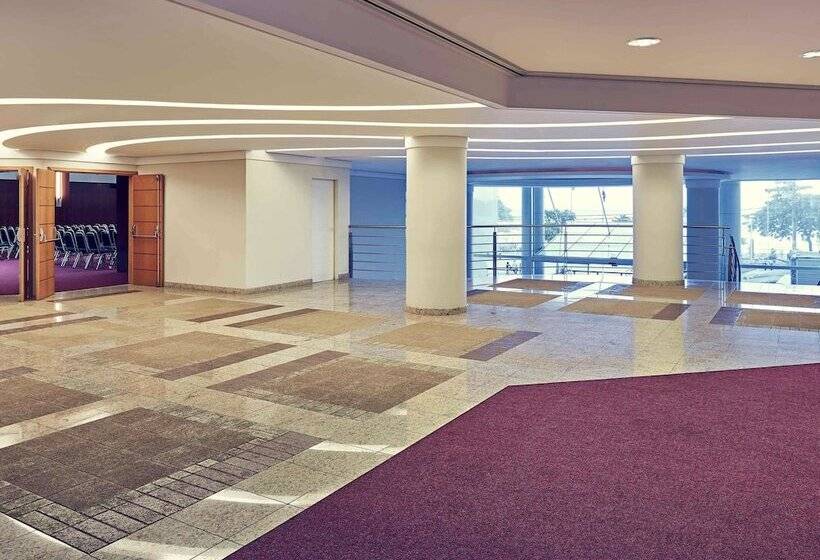 ホテル Mercure Camboriu