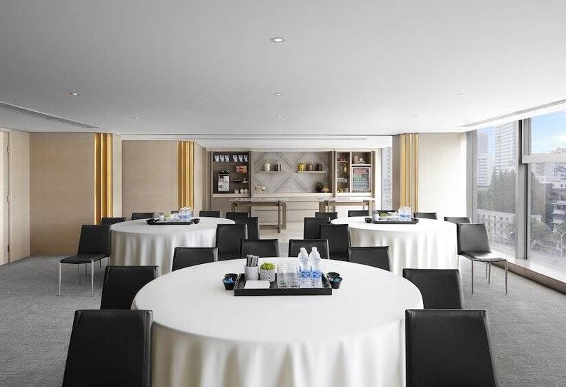 ホテル New World Wuhan