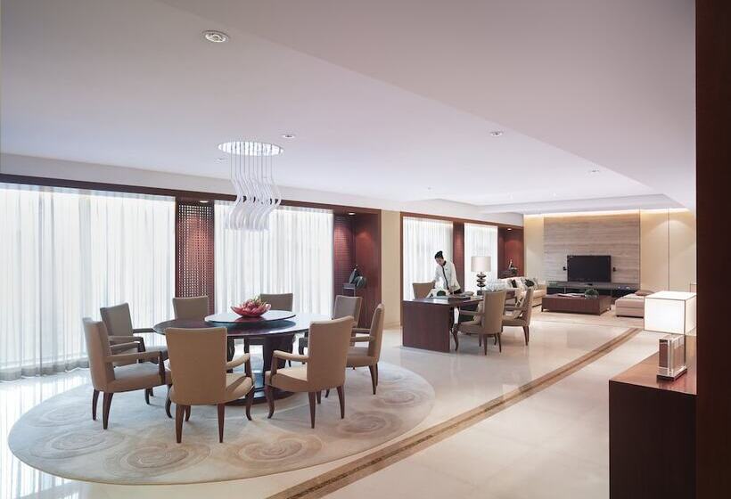 ホテル New World Wuhan