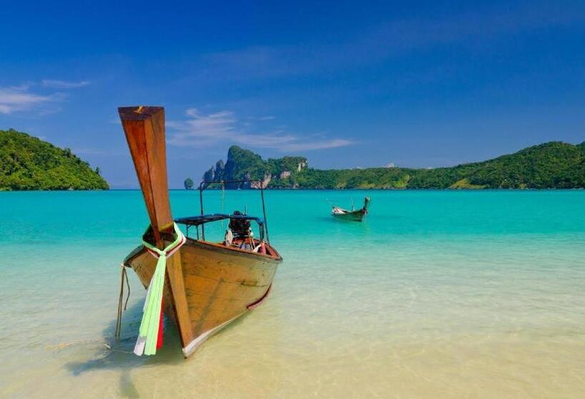 هتل Phi Phi Banyan Villa