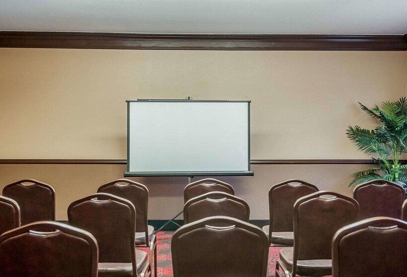 Отель Quality Inn & Suites Albuquerque West