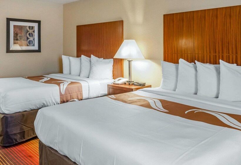 Отель Quality Inn & Suites Albuquerque West