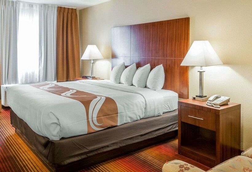 Отель Quality Inn & Suites Albuquerque West