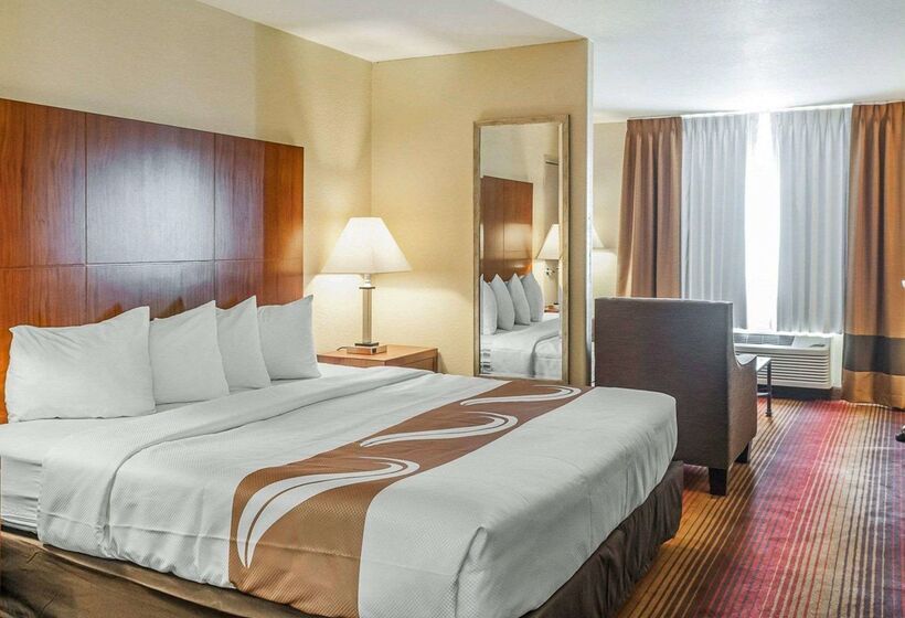 Отель Quality Inn & Suites Albuquerque West