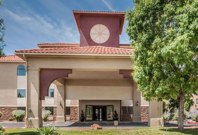 Отель Quality Inn & Suites Albuquerque West