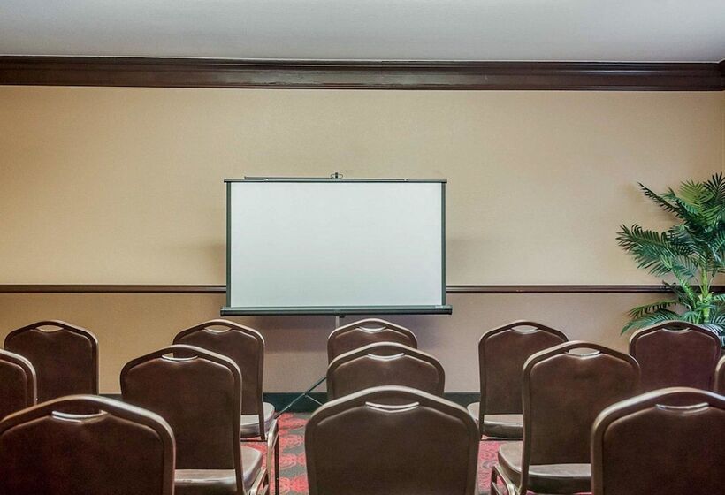 Отель Quality Inn & Suites Albuquerque West