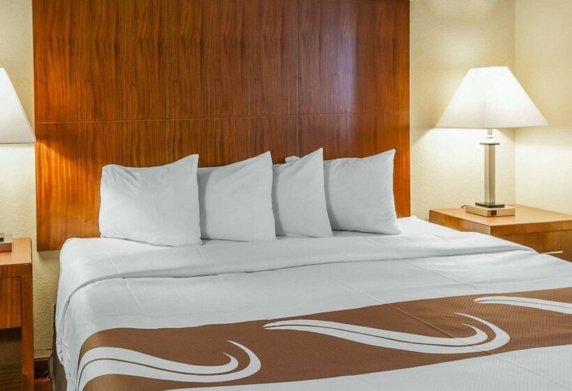 Отель Quality Inn & Suites Albuquerque West