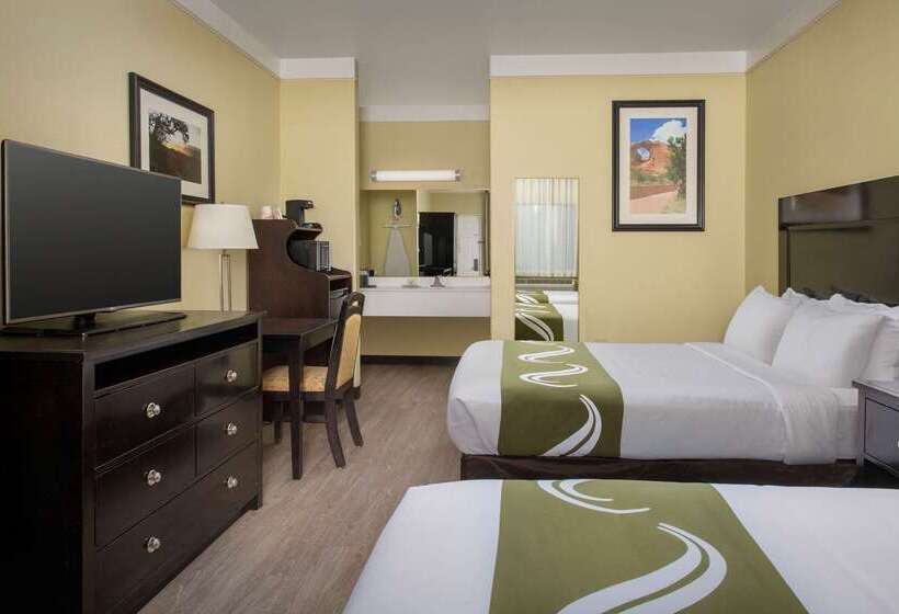 Отель Quality Inn & Suites Gallup I 40 Exit 20