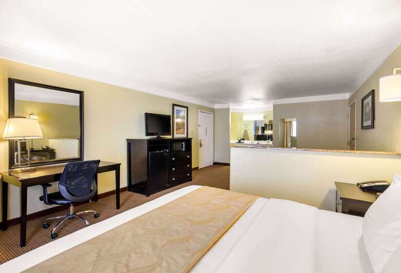 Отель Quality Inn & Suites Gallup I 40 Exit 20