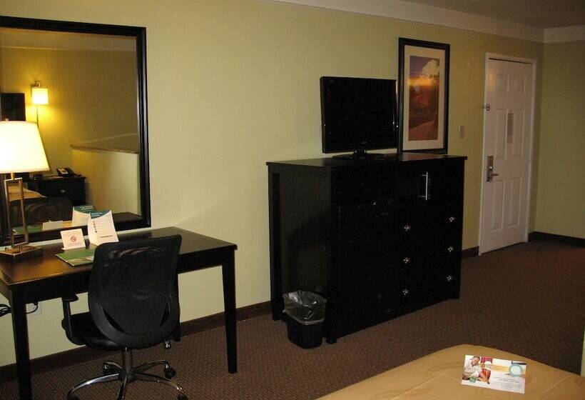 Отель Quality Inn & Suites Gallup I 40 Exit 20