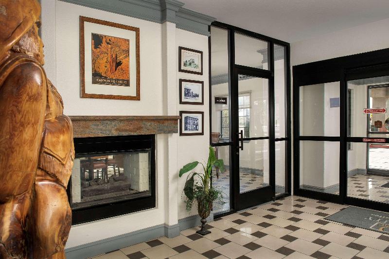 Отель Quality Inn & Suites Gallup I 40 Exit 20