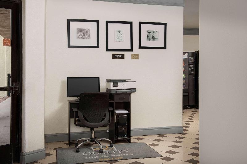 Отель Quality Inn & Suites Gallup I 40 Exit 20