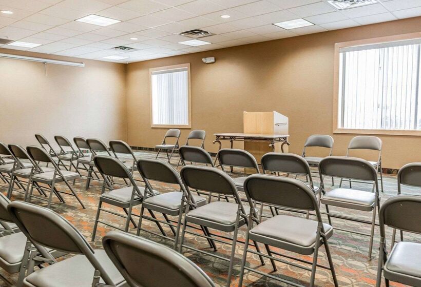 בית מלון כפרי Baymont By Wyndham Indianapolis East