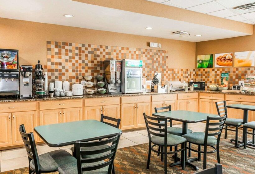 בית מלון כפרי Baymont By Wyndham Indianapolis East