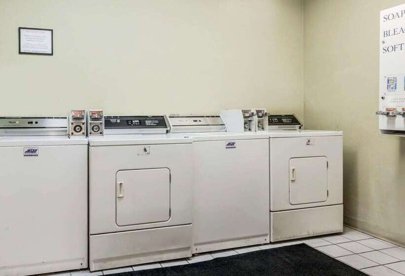 בית מלון כפרי Baymont By Wyndham Indianapolis East