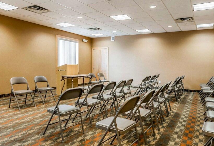 בית מלון כפרי Baymont By Wyndham Indianapolis East