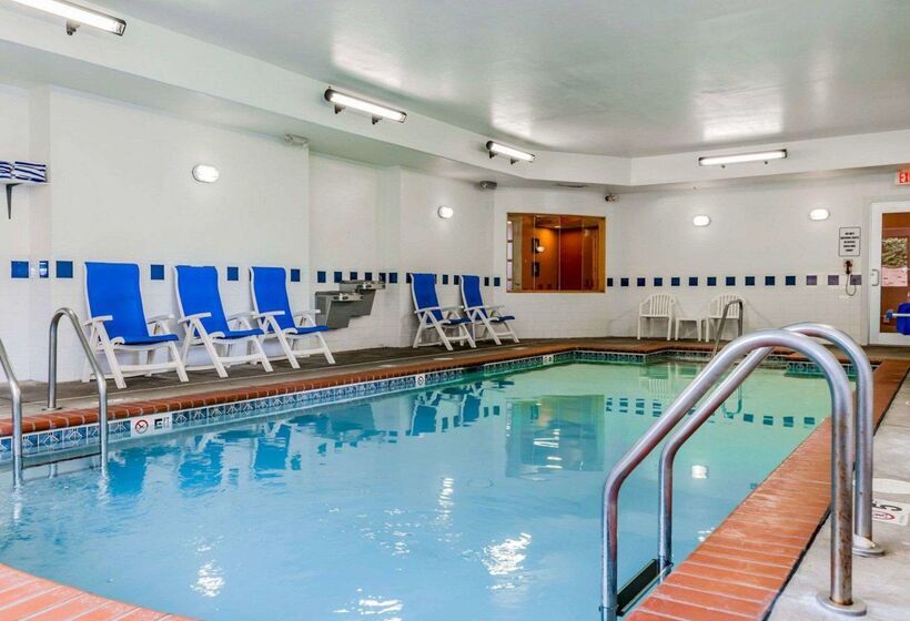 בית מלון כפרי Baymont By Wyndham Indianapolis East