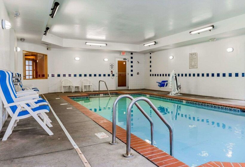 בית מלון כפרי Baymont By Wyndham Indianapolis East