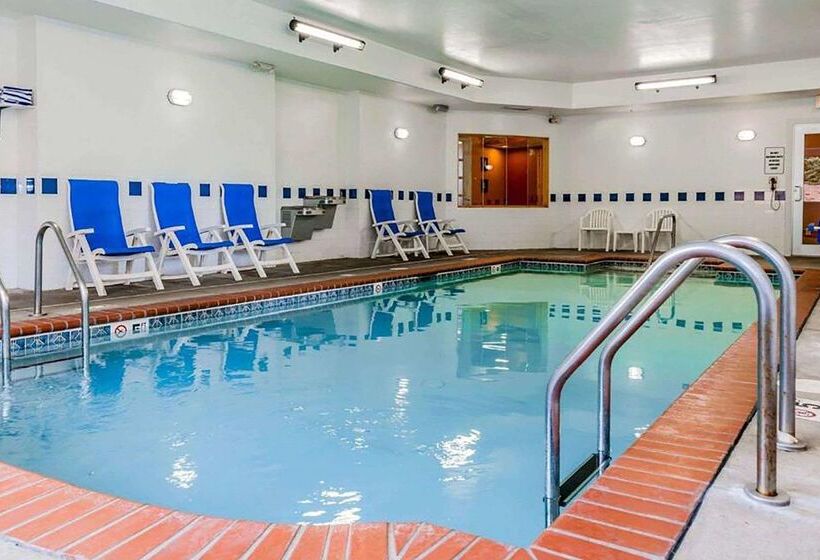 בית מלון כפרי Baymont By Wyndham Indianapolis East