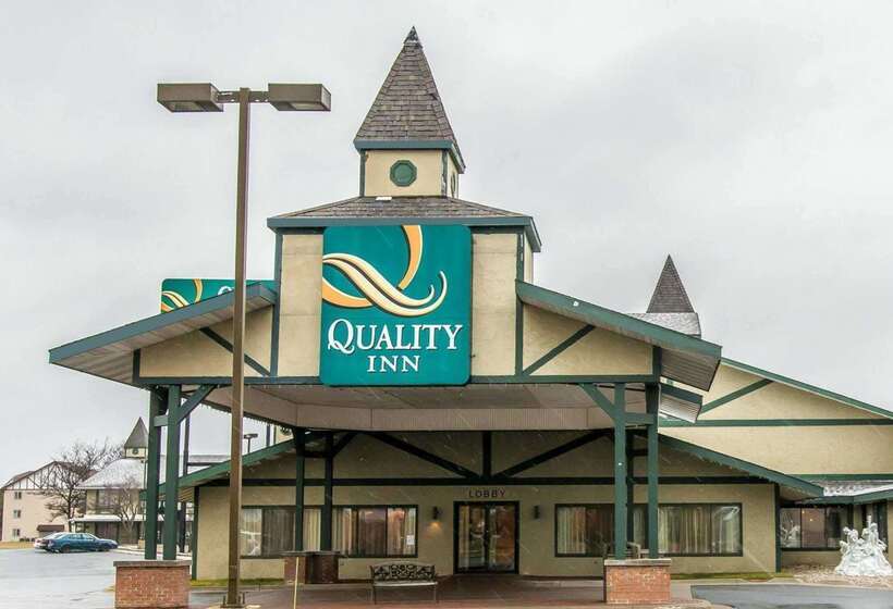 בית מלון כפרי Quality Inn