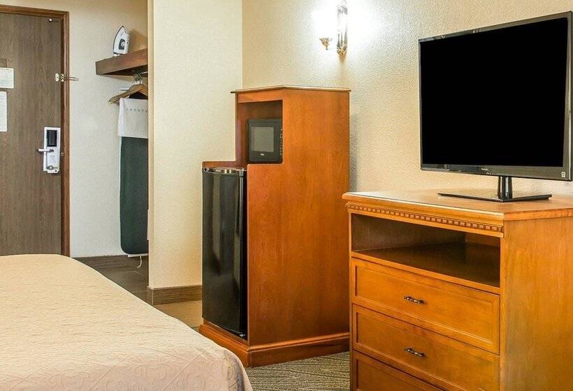 בית מלון כפרי Quality Inn