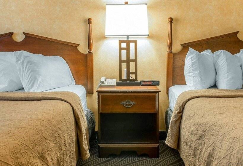 בית מלון כפרי Quality Inn