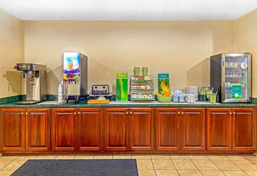 هتل Quality Inn High Point  Archdale