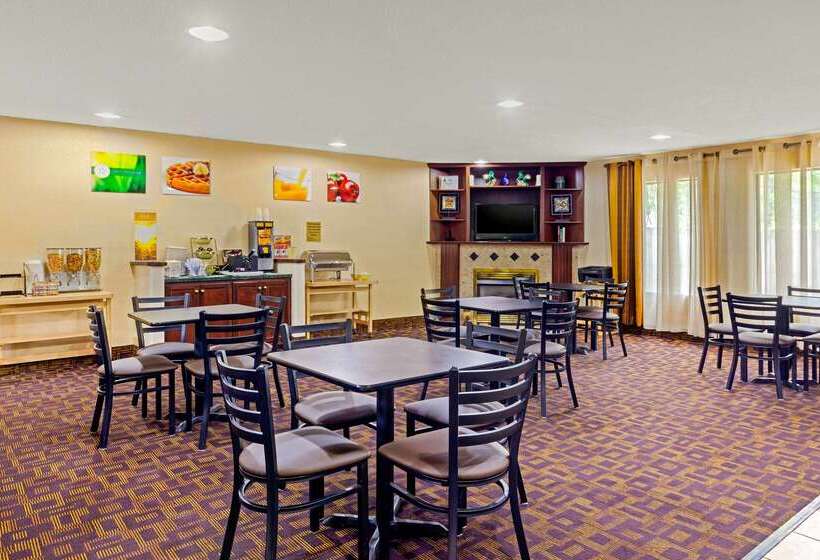 هتل Quality Inn High Point  Archdale