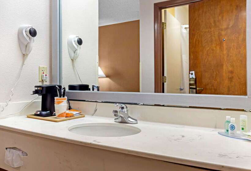 هتل Quality Inn High Point  Archdale